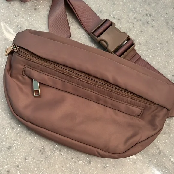 A New Day / Belt Bag in nude - Picture 6 of 8